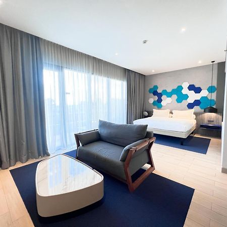 Hotel Ibis Styles Batam Nagoya Exterior foto