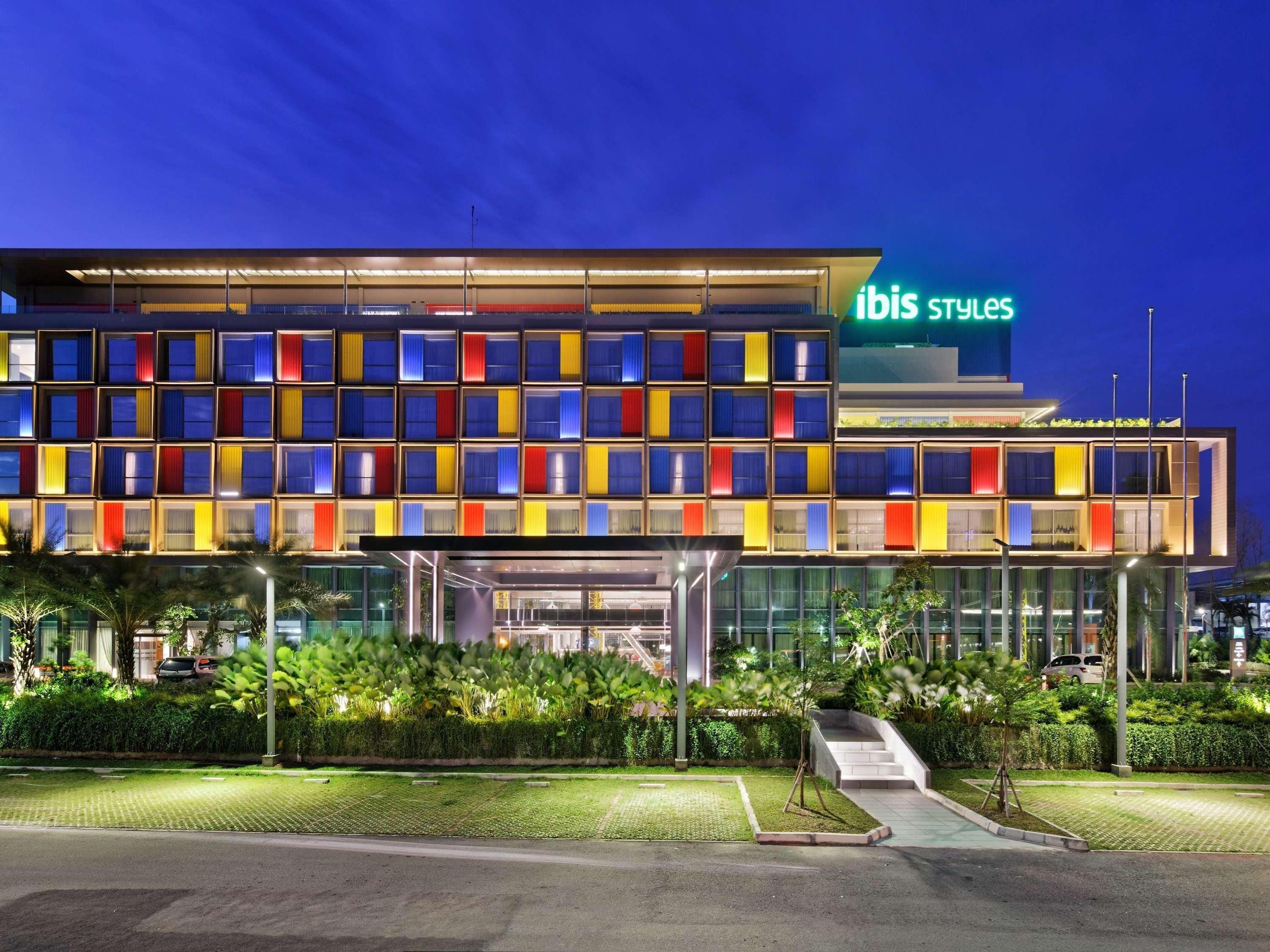 Hotel Ibis Styles Batam Nagoya Exterior foto