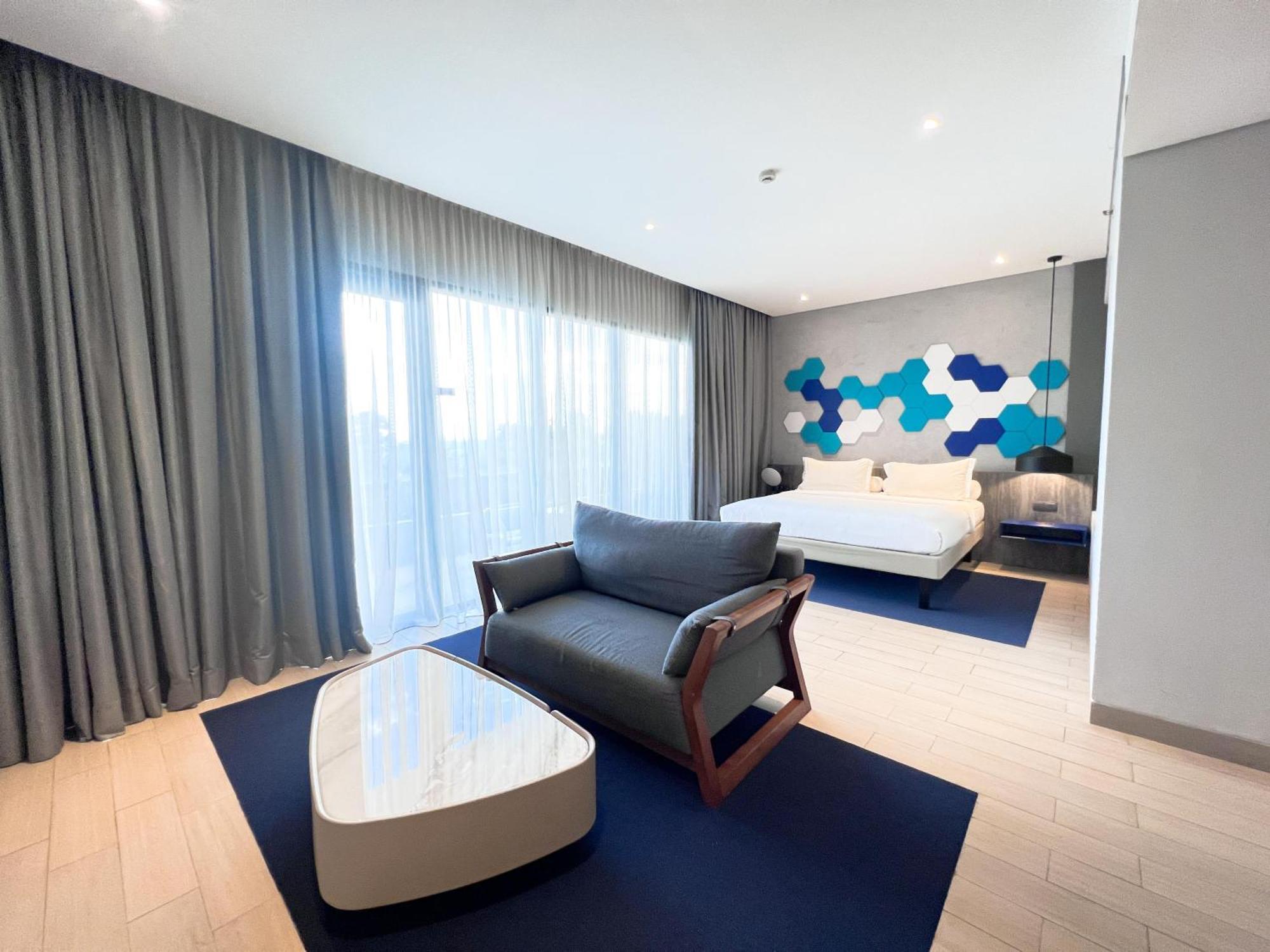 Hotel Ibis Styles Batam Nagoya Exterior foto